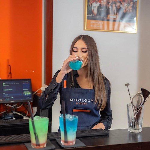 Diploma di professional bartender per Anastasia De Riso alla Mixology Academy