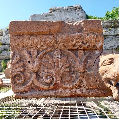 Nuovi reperti riemergono a Paestum, D’Angelo: «Uno scavo che promette di cambiare la storia conosciuta» /FOTO