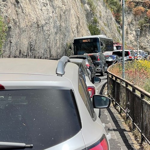 Ordinanza targhe alterne in Costa d’Amalfi, Abbac: «Si garantisca il transito ai turisti che hanno prenotato»