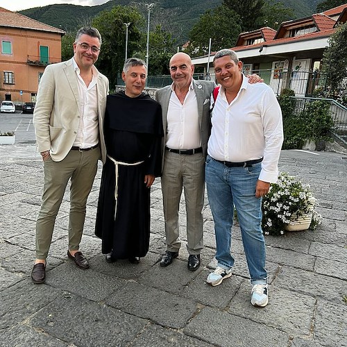 Padre Enzo Fortunato presenta il suo libro ad Agerola e annuncia puntata speciale di "In Cammino" dal Sentiero degli Dei