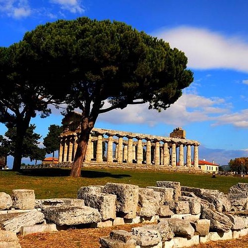 Paestum, raddoppiati gli ingressi al Parco Archeologico: settimana dei musei registra +97% 