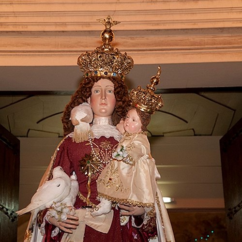 Pagani festeggia la Madonna delle galline, una straordinaria tradizione di fede e folklore