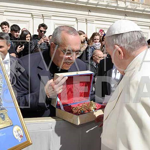 Papa Francesco benedice corona di Santa Trofimena. Un nuovo inno per la patrona di Minori