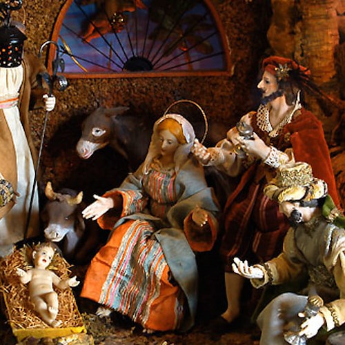 Papa Francesco: non venga mai meno la bella tradizione del presepe