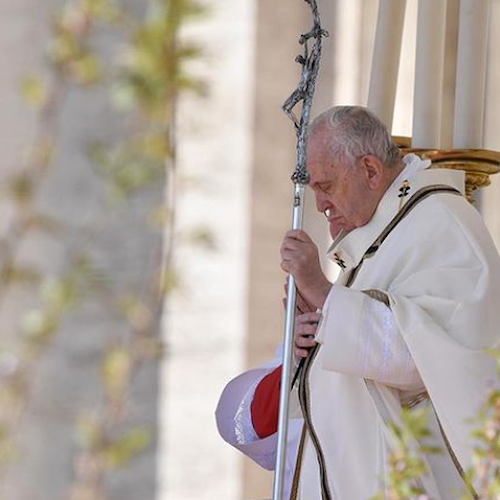 Papa Francesco vuole vedere Putin: «Gli sto chiedendo un incontro da marzo, insisterò ancora»