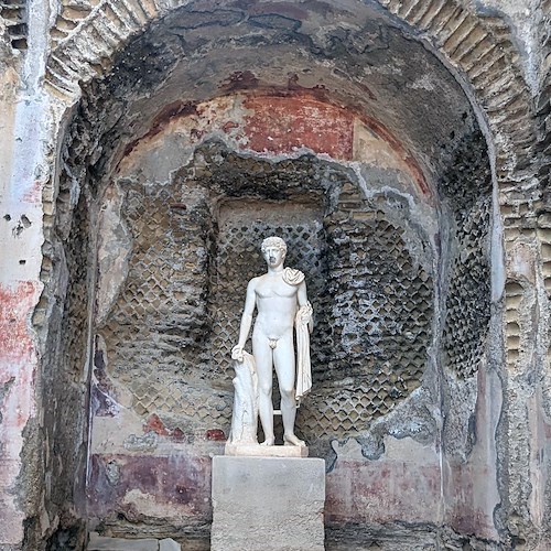 Parco archeologico di Baia: la statua di Hermes “ritrova” la sua testa dopo 45 anni