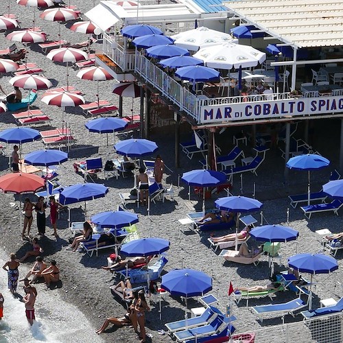 Per 25 milioni di italiani Ferragosto fuori casa, Coldiretti: «Spiaggia meta preferita, seguita da montagna» 