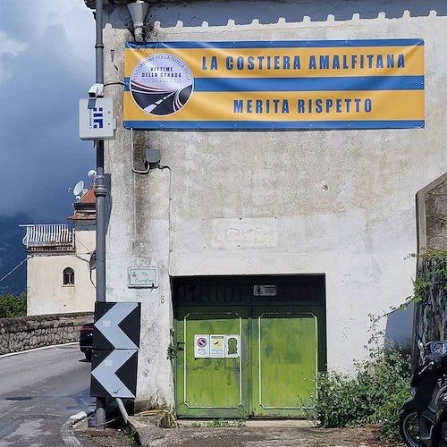 «Per il Giro d’Italia tutti sugli attenti, per la nostra sicurezza soldi assenti!», la protesta dei cittadini per l’arrivo della carovana rosa