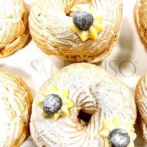 Per la Festa del Papà non c'è niente di meglio di una Zeppola di San Giuseppe: la ricetta di Sal De Riso