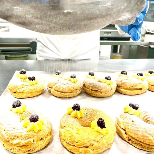 Per la Festa del Papà non c'è niente di meglio di una Zeppola di San Giuseppe: la ricetta di Sal De Riso