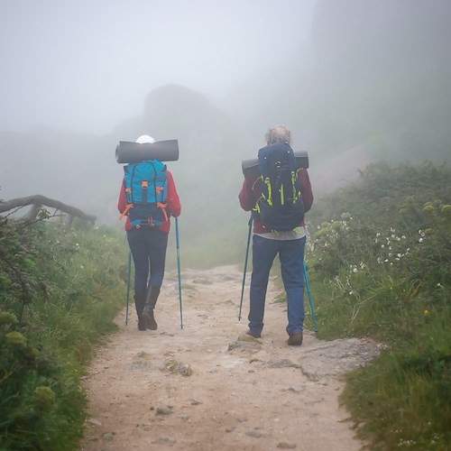 Perdono l'orientamento a causa della fitta nebbia, due uomini recuperati nel bosco di Giffoni Valle Piana