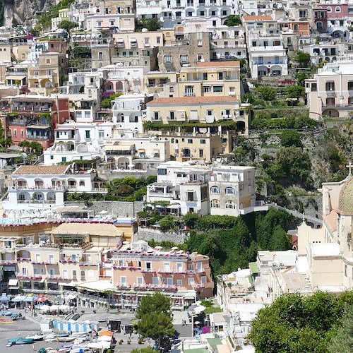 Petizione per consentire il passaggio in deroga alle targhe alterne in Penisola Sorrentina agli ospiti delle strutture di Positano e Praiano