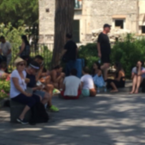 Pic-nic in piazza a Ravello, intervengono i Vigili [FOTO]
