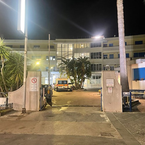 Pieni tutti i reparti degli ospedali dell'azienda "Ruggi", odissea per una signora residente in Costa d'Amalfi