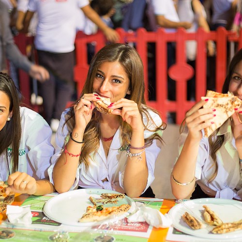“Pizza Village”, evento sempre più social: a Napoli non solo pizzaioli e cantanti ma anche influencer e opinion leader