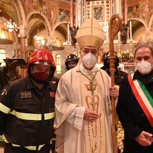 Pompei, 1200 rose alla Madonna nella giornata mondiale per la Pace 