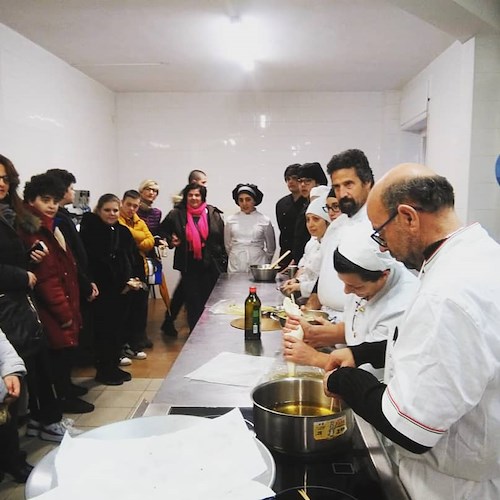 Porte aperte al "Comite": show cooking e giro tra i laboratori all’Open Day dell'Istituto scolastico di Maiori
