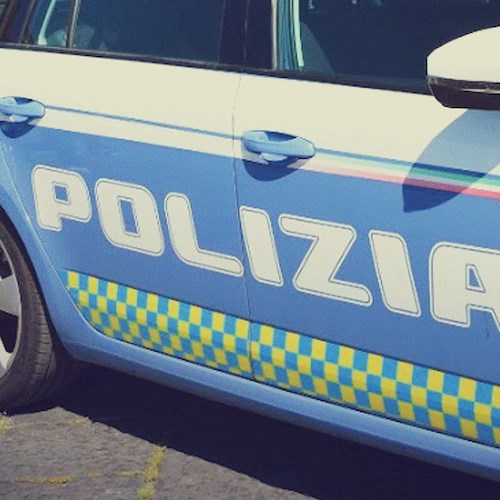 Porto abusivo d’armi e spaccio di droga: arrestati padre e figlia a Salerno