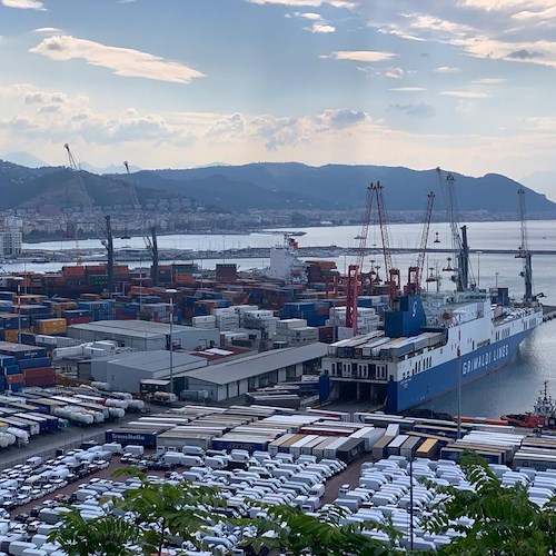 Porto di Salerno, cala il traffico marittimo: - 15% nei primi sei mesi del 2022