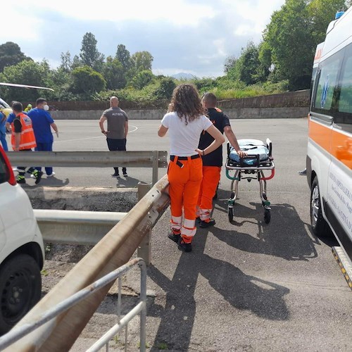 Positano, coppia di escursionisti soccorsa in elicottero sul Sentiero degli Dei [FOTO e VIDEO]