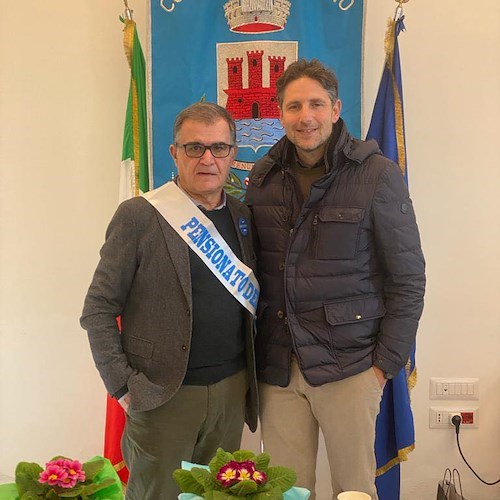Positano, dopo 36 anni di servizio il dirigente dell’area amministrativa Luigi Calza va in pensione