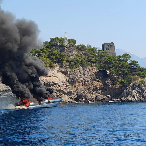 Positano, imbarcazione affondata all'arcipelago Li Galli. Amp Punta Campanella: «Subito la rimozione per scongiurare inquinamento»