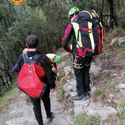 Positano, si avventura su un tracciato parallelo al Sentiero degli Dei e si perde. Turista recuperato dal CNSAS