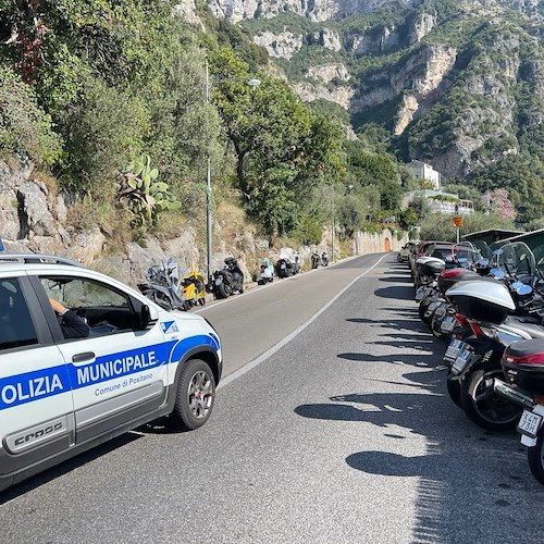 Positano, turisti costretti a raggiungere hotel a piedi. NCC non avevano pagato ticket ZTL: «Portale non funzionava!»