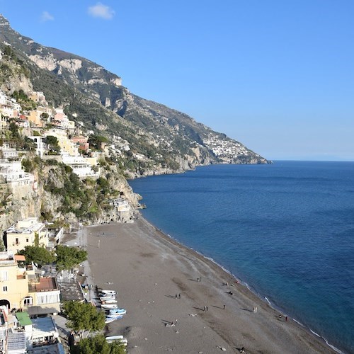 Positano, vietato il tiro a secco delle barche in inverno. La minoranza: «E dove andrebbero messe?»