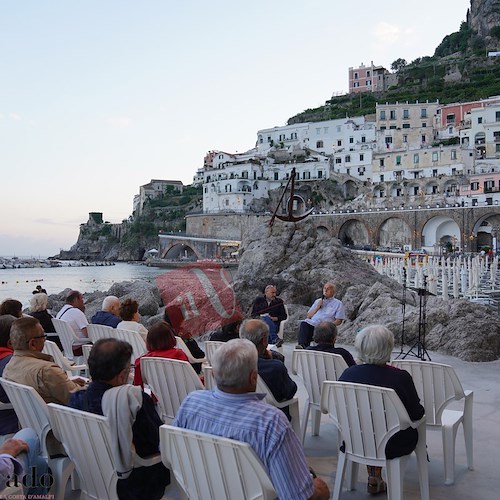 Praiano, 11 luglio 11 scrittori raccontano la Costa d’Amalfi nel ricordo di Luigi De Stefano 