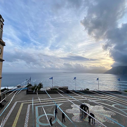 Praiano si tinge d'azzurro per celebrare lo scudetto del Napoli /FOTO