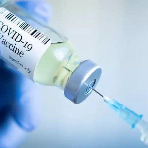 Prenotazione vaccini over 80, a Tramonti un servizio di assistenza per gli anziani