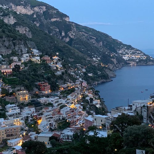 Presunta aggressione nel parcheggio di Positano, parla l’avvocato dei Mandara: “Ricostruzione arbitraria e sbagliata dei fatti”