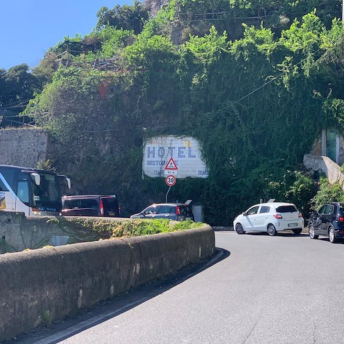 Primo lunedì di ottobre da bollino nero in Costa d'Amalfi: senza targhe alterne "liberi tutti"