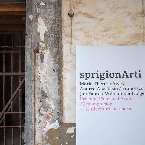 Procida 2022, inaugurata "SprigionArti": l'arte contemporanea invade il vecchio carcere 