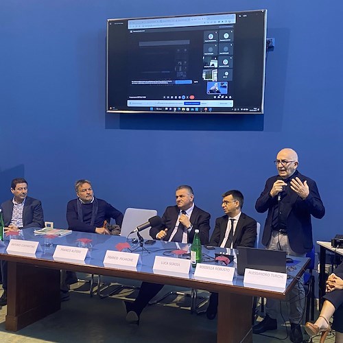 Profagri Salerno, con la Vertical Farm studenti a lezione di agricoltura 4.0 