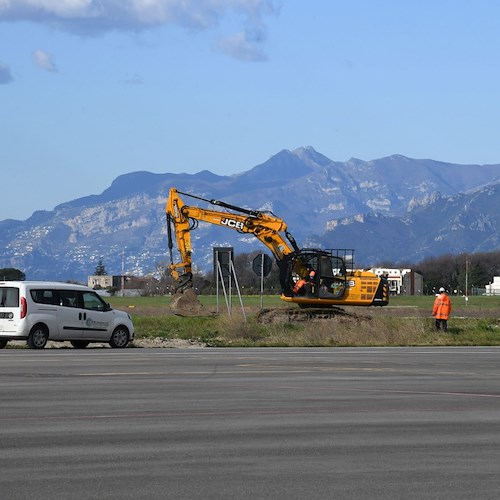 Proseguono i lavori all'Aeroporto Salerno Costa d’Amalfi, De Luca: «Puntiamo ad avere 6 milioni di viaggiatori»