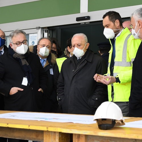 Proseguono i lavori all'Aeroporto Salerno Costa d’Amalfi, De Luca: «Puntiamo ad avere 6 milioni di viaggiatori»