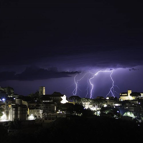 Protezione civile Campania: dalla mezzanotte allerta meteo per piogge e temporali
