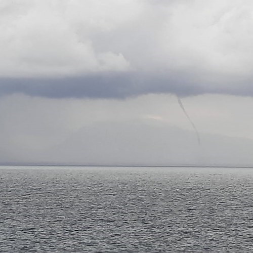 Protezione civile, dalla mezzanotte allerta meteo gialla per temporali e vento forte. Possibili grandinate