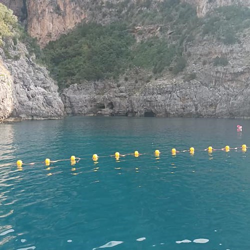 Punta Campanella, ecco le boe dinanzi al fiordo di Crapolla per proteggere la posidonia 