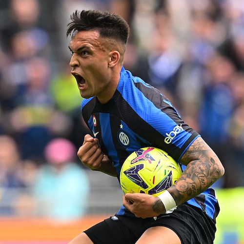 Quando ormai sembrava tutto rimandato, l'Inter ribalta il risultato: i tifosi del Napoli sono pronti a festeggiare 