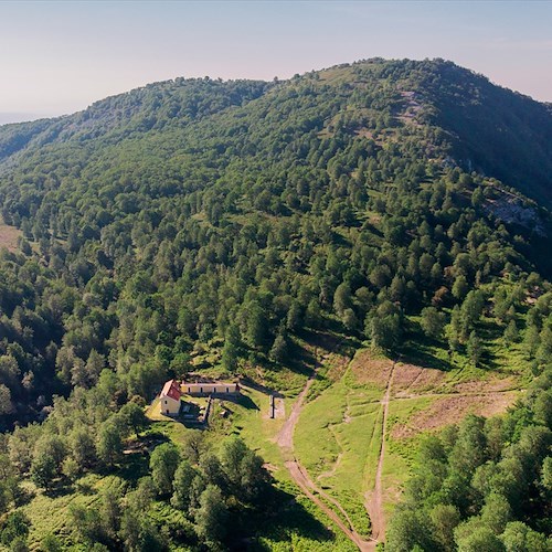 Quando perdersi è una fortuna: l'esperienza di due escursionisti che "trovano rifugio" a Santa Maria dei Monti