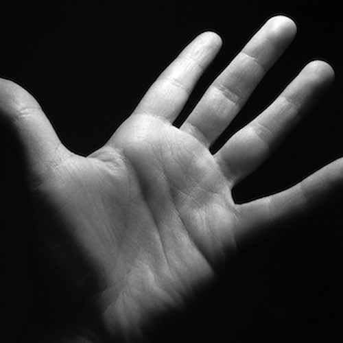 Quello che le mani dicono di noi. Dimensioni dita rivelano predisposizione a malattie e orientamento sessuale 