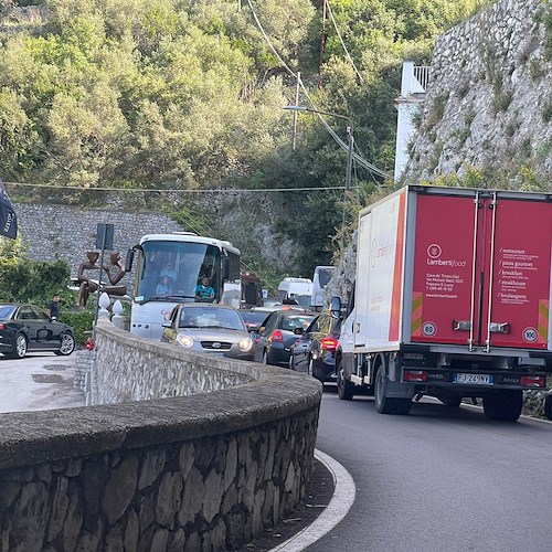 Questione traffico sulla SS 163, Coordinamento Costa d’Amalfi Fratelli d’Italia: «La Conferenza dei Sindaci funziona?»