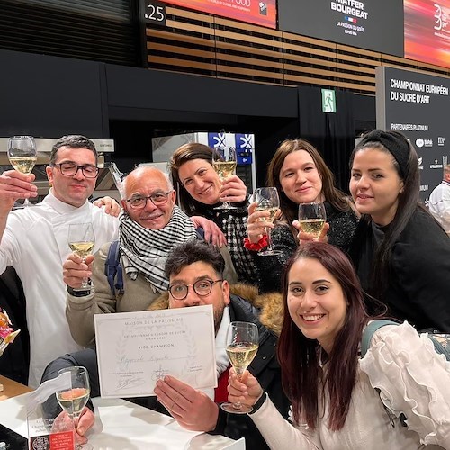 Raimondo Esposito di Tramonti conquista l’argento al Campionato Europeo di Zucchero Artistico di Lione