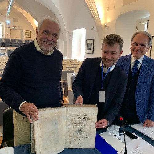 Ravello, a Villa Rufolo la cerimonia di donazione di un libro storico alla Biblioteca del Parco Archeologico di Pompei