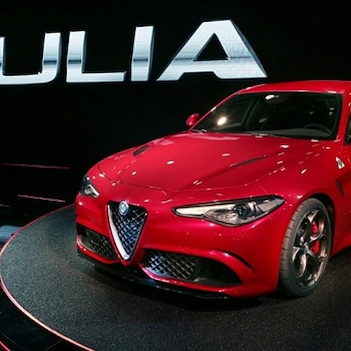 Ravello, Alfa Romeo presenta la nuova Giulia nel salotto di piazza Vescovado