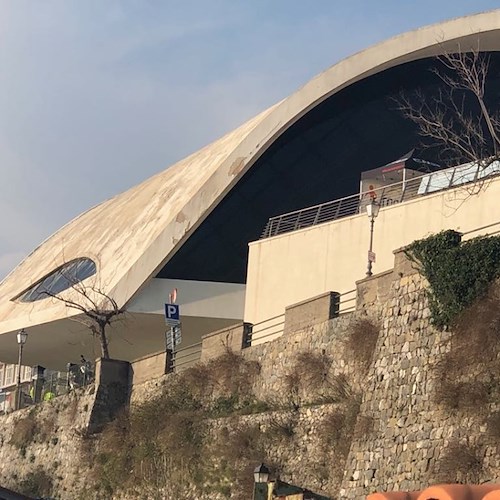 Ravello, auditorium "Oscar Niemeyer" in stato di abbandono. De Masi: «È una macchina progettata non per costare ma per guadagnare»