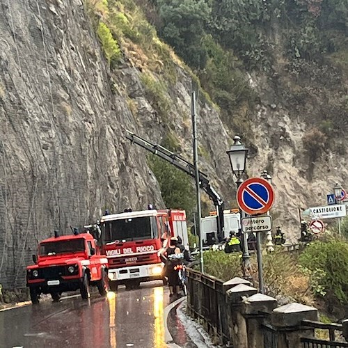 Ravello, caduta massi in località Castiglione: istituito senso unico alternato sulla Statale Amalfitana
